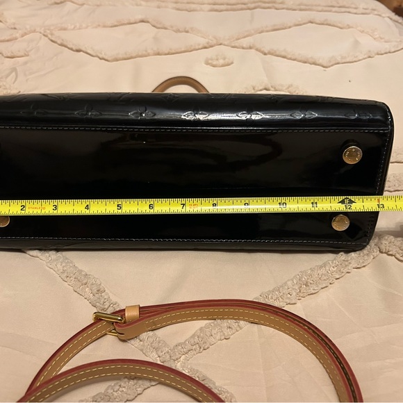 LOUIS VUITTON / Black Vernis MM
(AUTHENTIC) - Picture 14 of 15